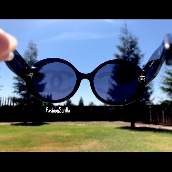 Chanel Vintage 1993 Runway Black CC Logo Lens Editorial Oversized Sunglasses - Picture 10 of 17